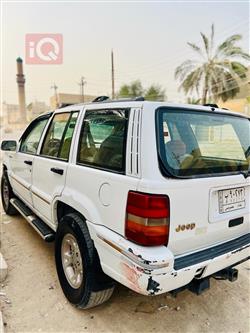 جیپ گراند شیرۆکی